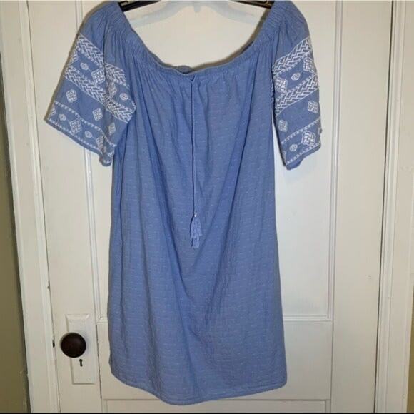 Adorable Old Navy Women’s Off Shoulder Chambray Embroidered Dress Size Medium - Picture 1 of 11